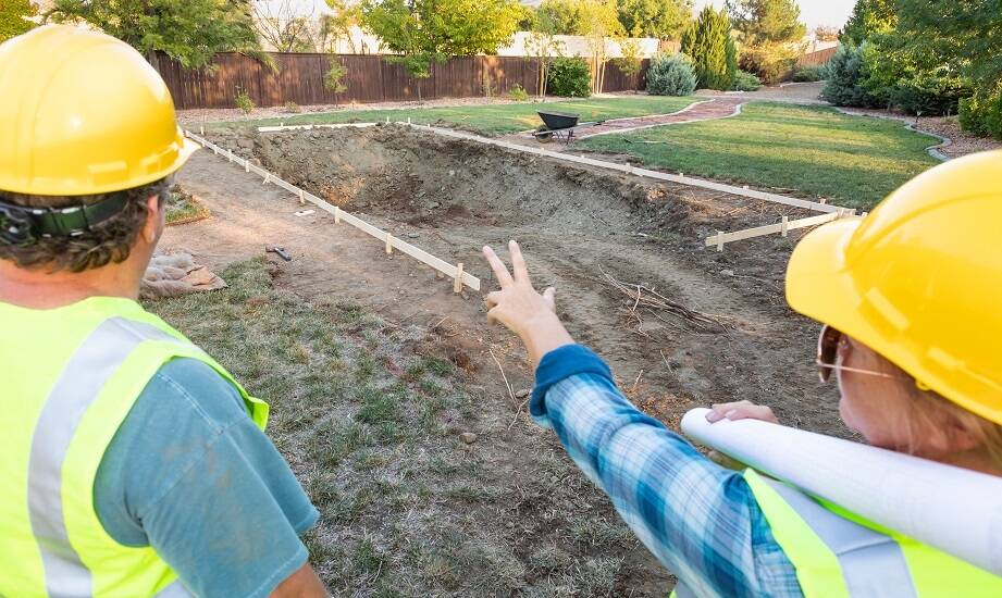 Budowa basenu a lokalne przepisy i regulacje prawne