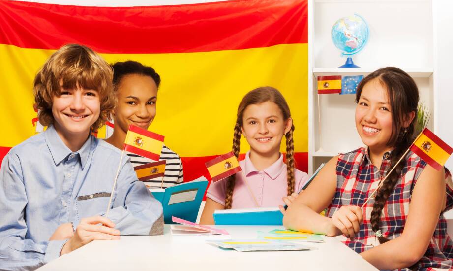 Jak obozy językowe w Hiszpanii mogą wzbogacić znajomość hiszpańskiego?