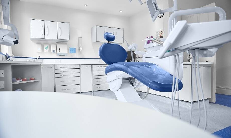 Zalety wyboru gabinetu stomatologicznego z wykwalifikowaną kadrą specjalistów