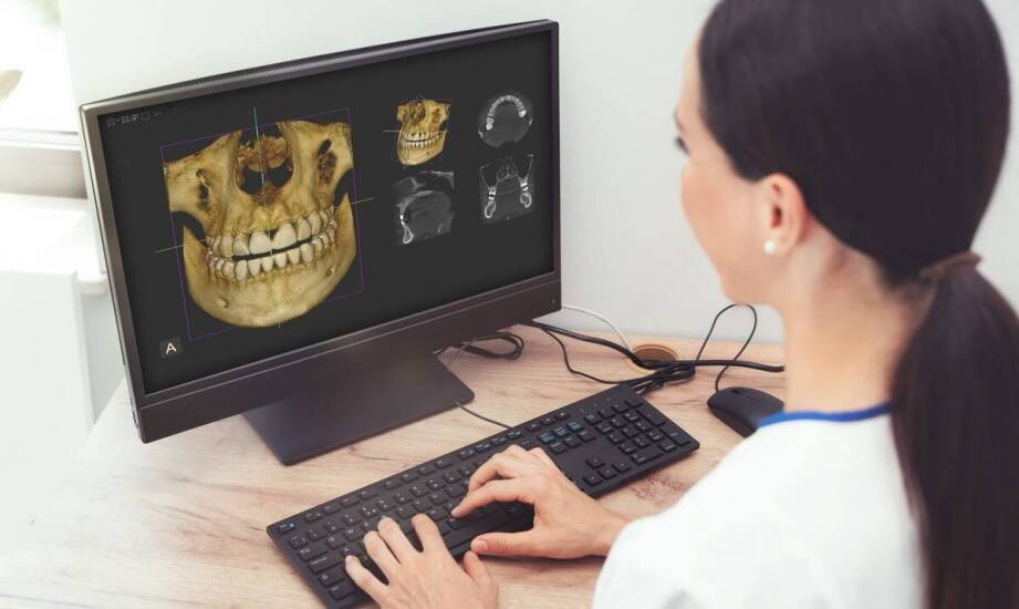 Porównanie tradycyjnych zdjęć RTG i tomografii komputerowej w diagnostyce stomatologicznej