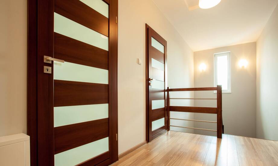 Drzwi wewnętrzne a ich wpływ na prywatność w mieszkaniu