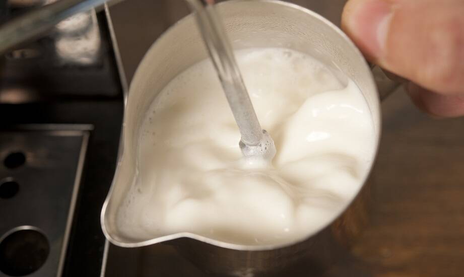 Rola dysz spieniających mleko w jakości napojów kawowych