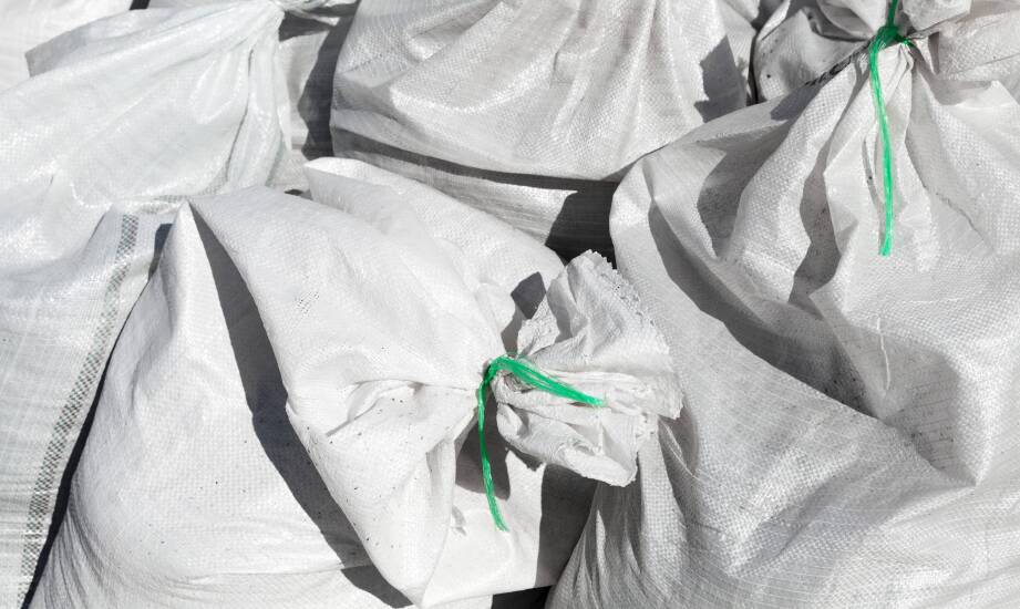 Dlaczego warto wybrać worki polipropylenowe do pakowania materiałów budowlanych