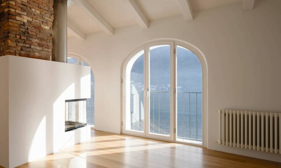 Jak odpowiedni wybór drzwi z katalogu wpływa na estetykę wnętrza?