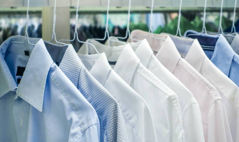 Worki foliowe na ubrania – jak ułatwiają przechowywanie w małych przestrzeniach?