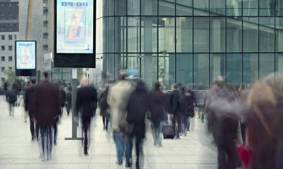 Witryny reklamowe a estetyka miejskiej przestrzeni – jak je projektować?