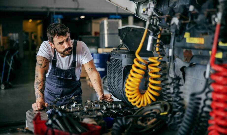 Dlaczego serwis truck jest kluczowy dla utrzymania sprawności pojazdów ciężarowych?