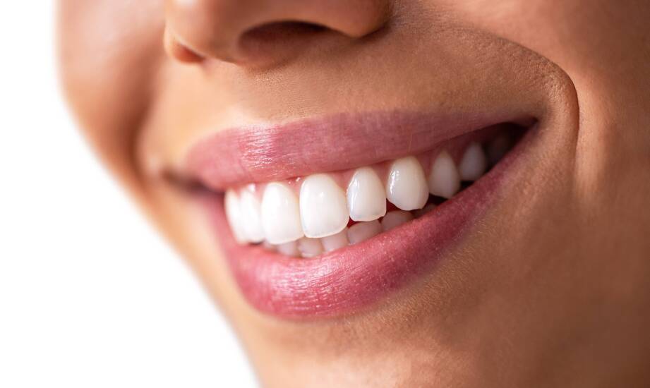 Przewaga implantów nad tradycyjnymi metodami protetyki zębowej