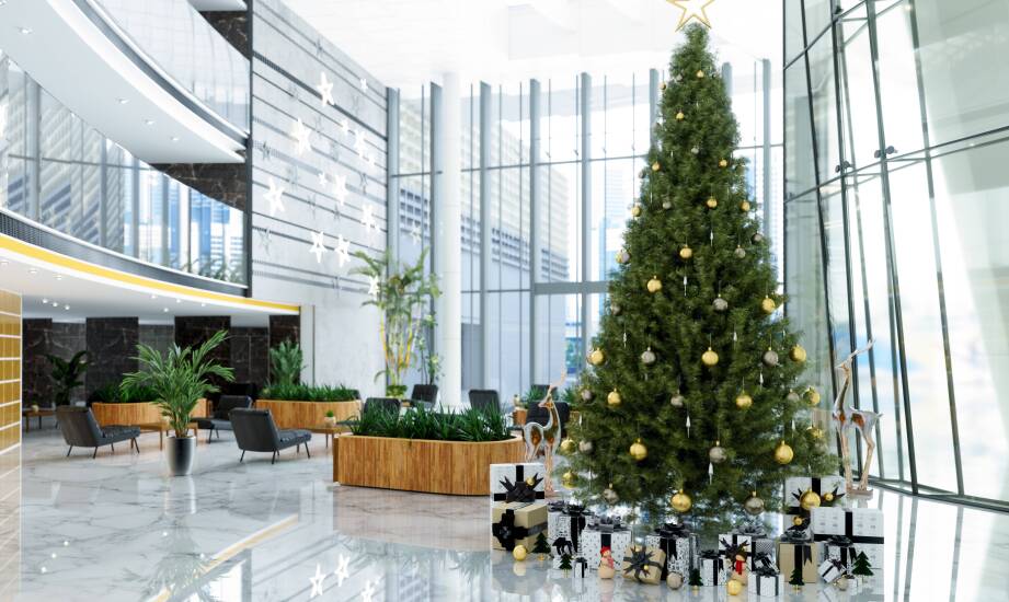 Materiały PE i PCV w produkcji sztucznych choinek – zalety i właściwości