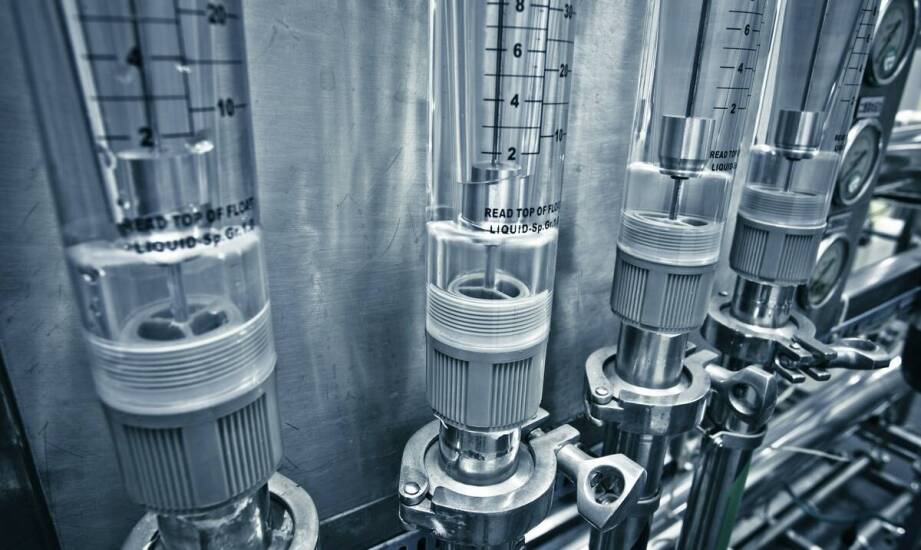 Jak reaktory biologiczne wpływają na zgodność z normami środowiskowymi?