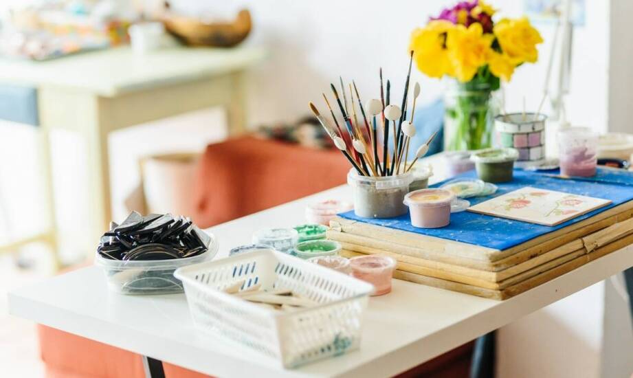 Zastosowanie szkła fusingowego w projektach artystycznych i dekoracyjnych