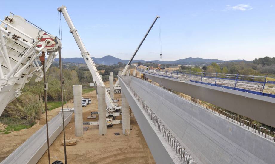 Kolejne kilometry nawierzchni zyskują standard trzypasmowy – sprawdź harmonogram prac.