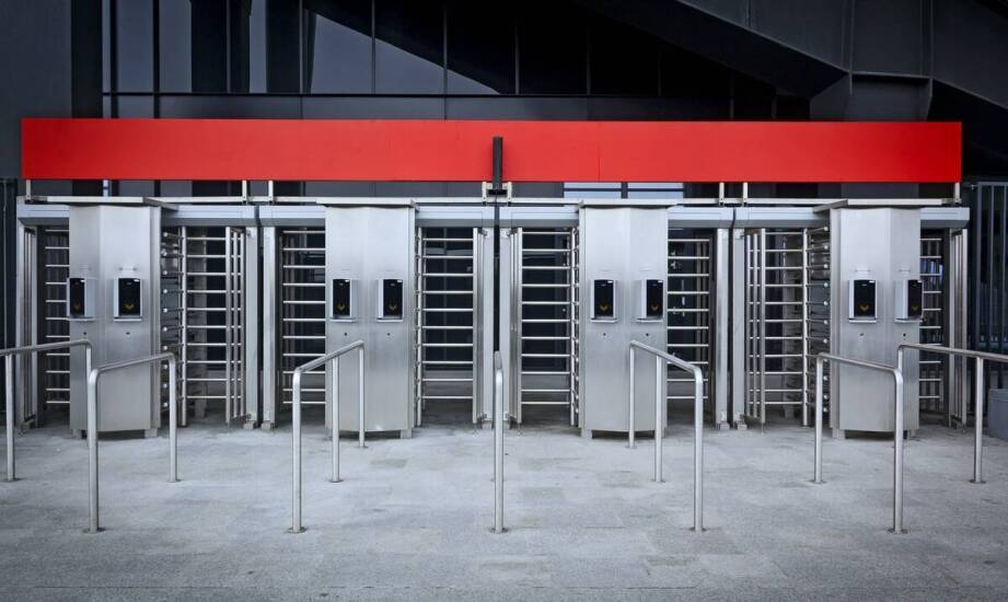 Dlaczego warto inwestować w kurtyny przeciwpożarowe dla fabryk?