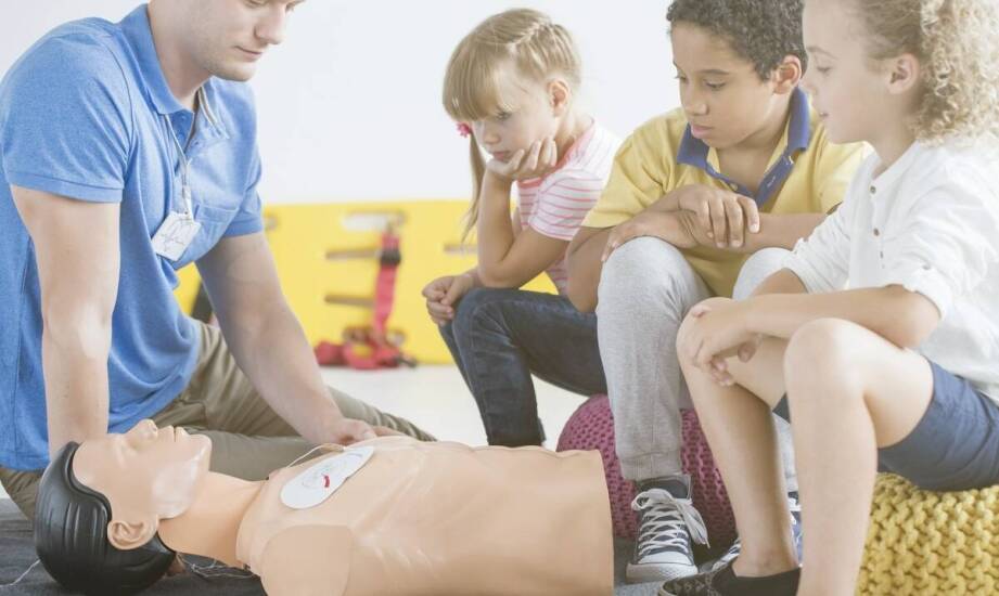 Kursy pierwszej pomocy - niezbędny element bezpieczeństwa w miejscu pracy