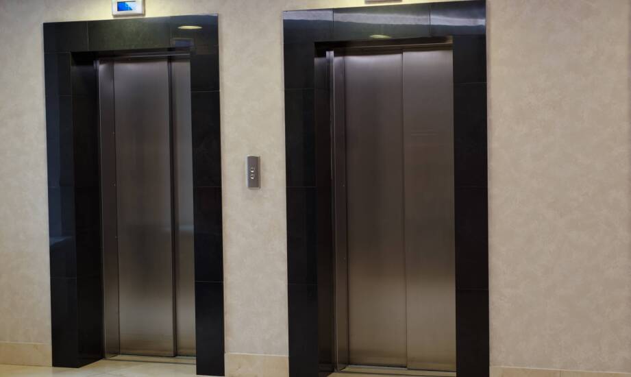 Jak części zamienne wpływają na wydajność wind osobowych?