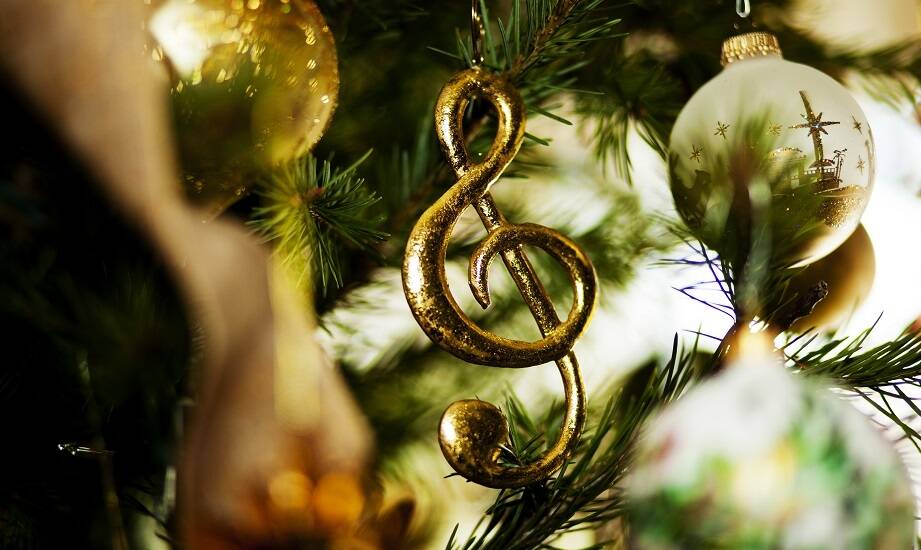 Zespoły muzyczne na świąteczne wydarzenia - jakie style sprawdzą się najlepiej?