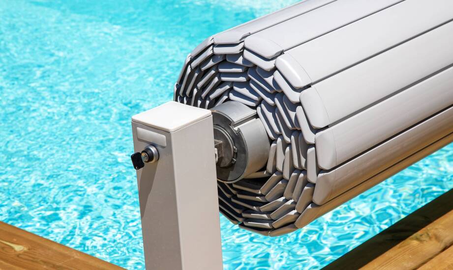 Jak rolety basenowe chronią wodę przed utratą ciepła?