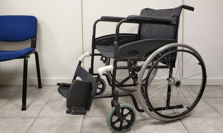Jakie elementy są kluczowe dla efektywnej naprawy wózka inwalidzkiego?