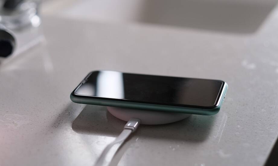 Jakie są najlepsze praktyki używania ładowarek indukcyjnych?