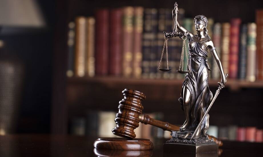 Prawne aspekty relacji pracodawca-pracownik – jak kancelaria może pomóc?