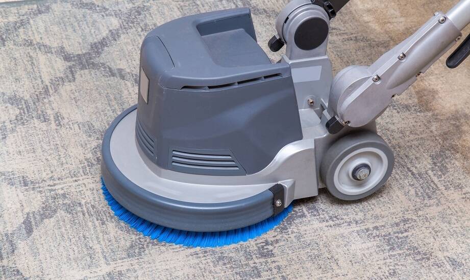 Jakie są kluczowe aspekty konserwacji profesjonalnego sprzętu do sprzątania?