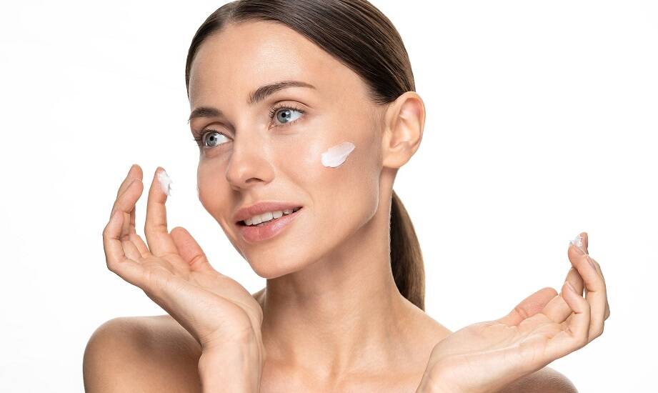 Kolagen naturalny do twarzy – jak go wprowadzić do rutyny pielęgnacyjnej?