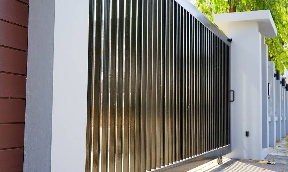 Zalety wyboru profesjonalnego producenta bram przesuwnych