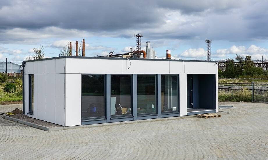 Estetyka i design nowoczesnych biur z płyty warstwowej