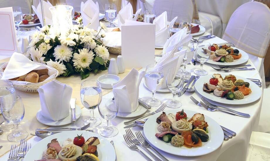 Catering na wesele – różnice w cenach w zależności od regionu