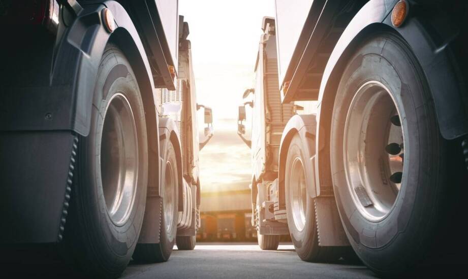 Transport materiałów opałowych – jak dostosowujemy się do potrzeb klienta?