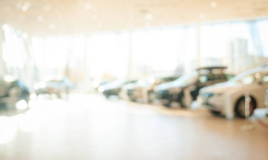 Porównanie modeli luksusowych aut w kolekcji kolekcjonerskiej