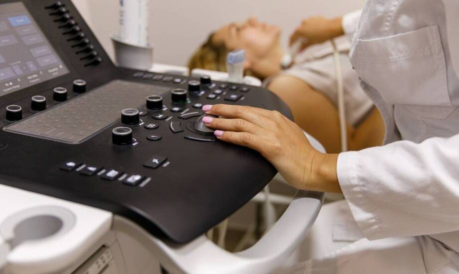 Dlaczego warto wykonać usg szyi w ramach profilaktyki zdrowotnej?