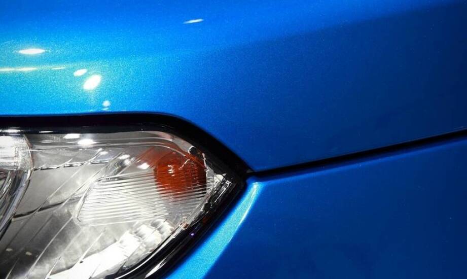 Folia do oklejania samochodu: jak wybrać produkt odporny na promieniowanie UV