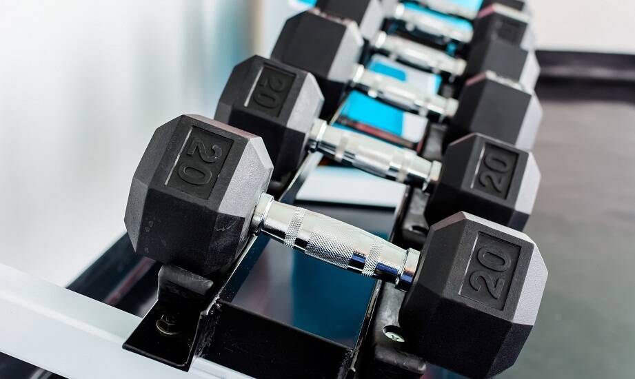 Jak wybrać odpowiednie sztangielki do domowej siłowni?