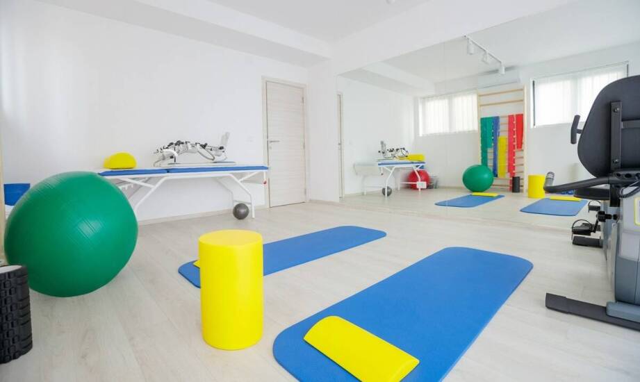 Indywidualizacja programów rehabilitacyjnych jako klucz do skutecznej terapii bólu