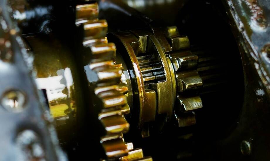 Kluczowe korzyści ze stosowania smarów Mobil w przemyśle maszynowym