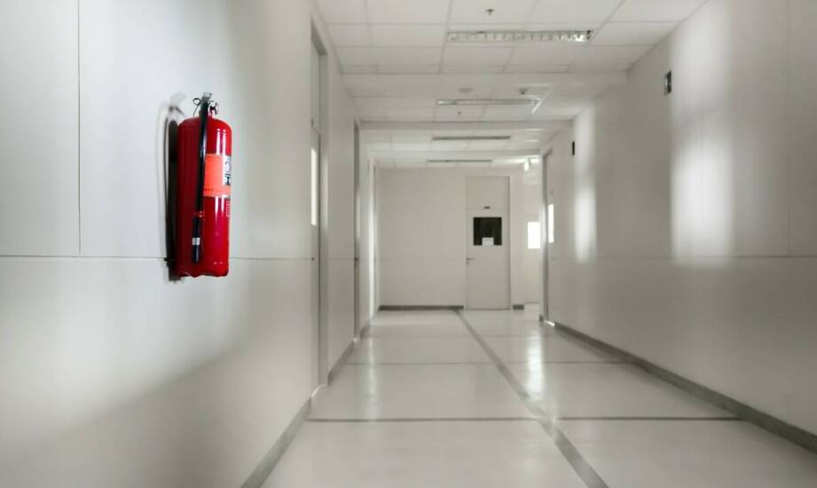 Jak zamknięcia przeciwpożarowe współpracują z systemami alarmowymi?