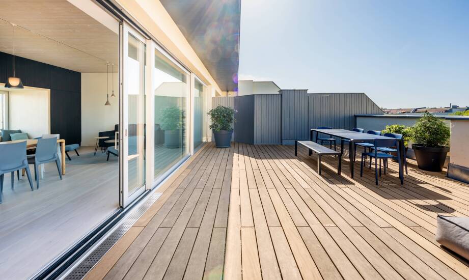 Tarasy kompozytowe w projektach ekologicznych domów