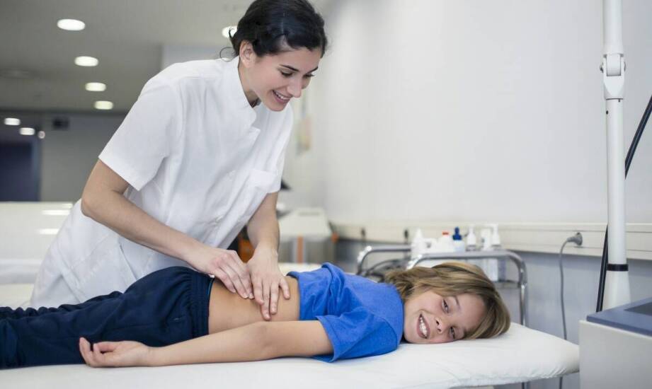 Zastosowanie masażu leczniczego kręgosłupa w fizjoterapii dziecięcej