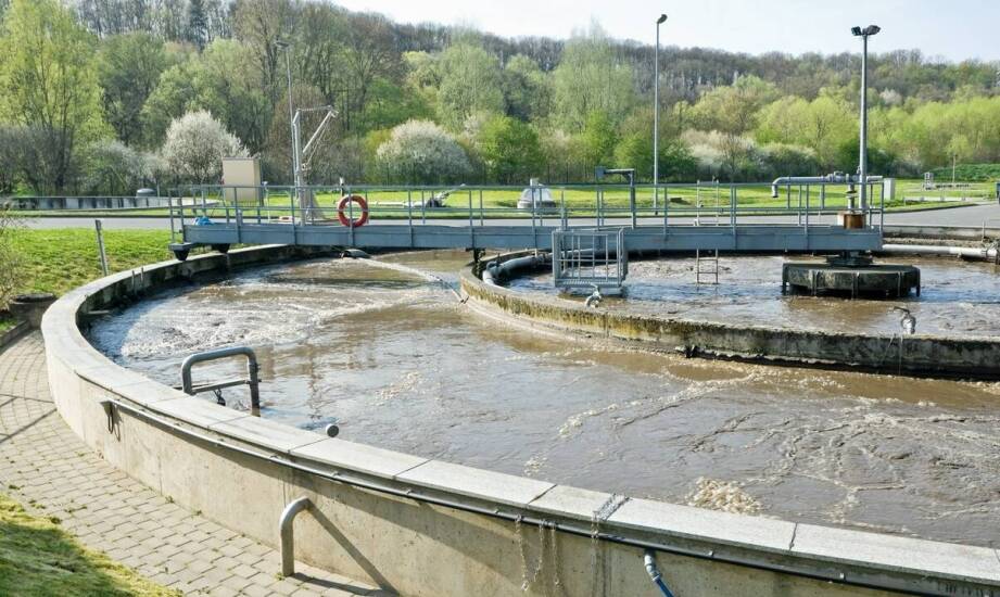 Energooszczędność oczyszczalni ścieków przemysłowych – jak ją osiągnąć?