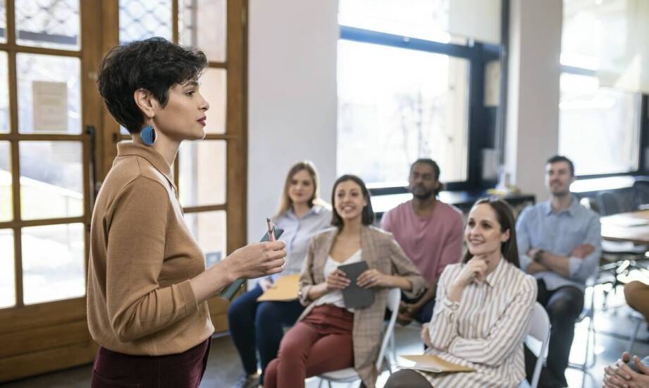 Dlaczego warto inwestować w szkolenia z zakresu kadr i płac dla pracowników?