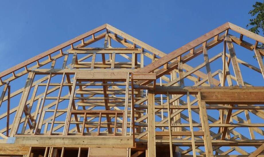 Domy szkieletowe a oszczędności: jak technologia wpływa na niższe koszty budowy?