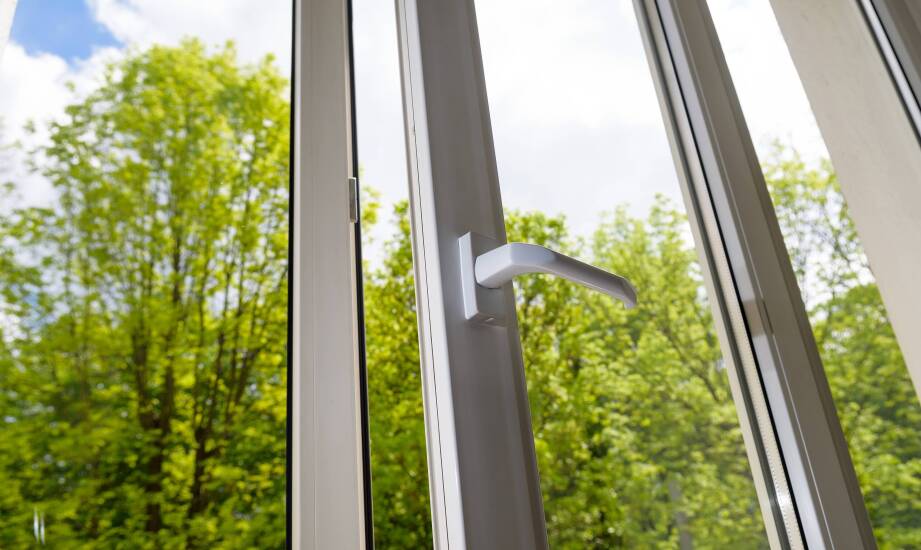 Günstige Fenster aus Polen und ihr Einfluss auf den akustischen Komfort der Innenräume