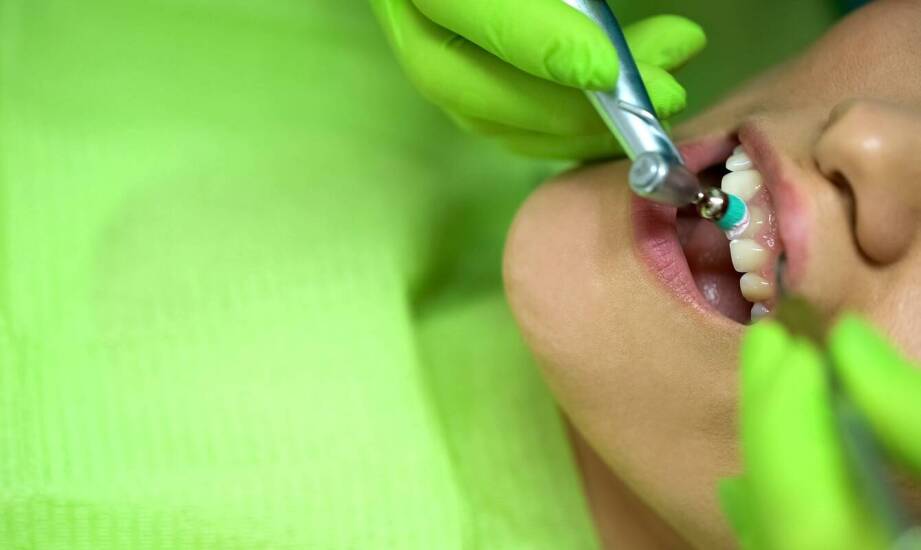 Jak tooth mousse wspiera pacjentów z aparatem ortodontycznym?