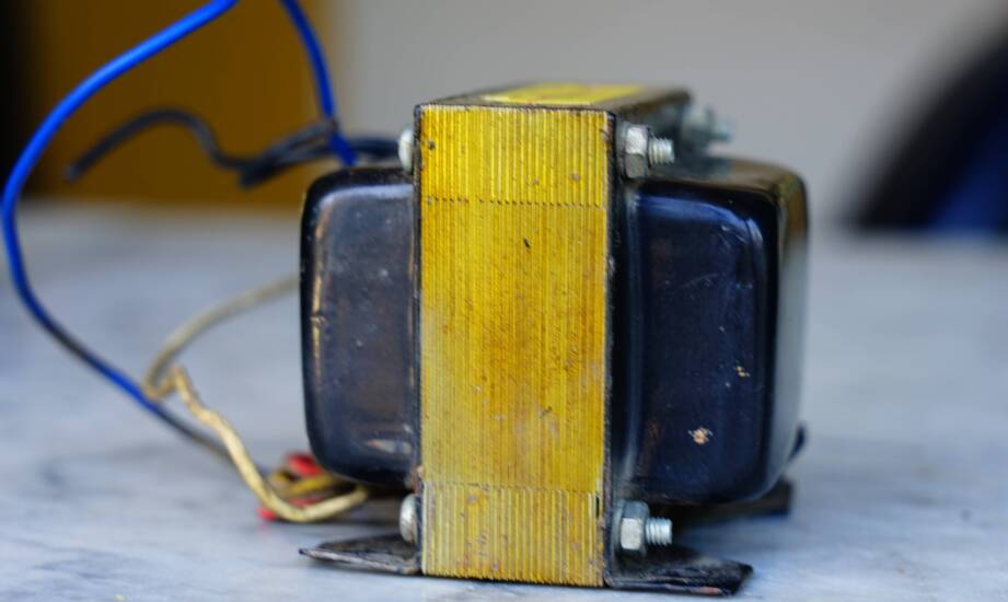 Unterschiede zwischen einem einphasigen und einem dreiphasigen Transformator