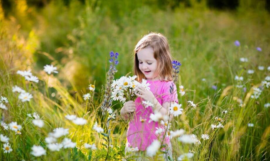 Jak fotografia dziecięca uchwyca unikalne chwile rozwoju dziecka?