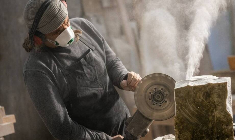 Proces montażu parapetów kamiennych – co warto wiedzieć?