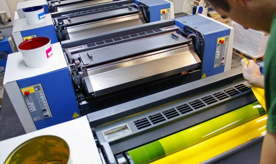 Jak tunele suszące UV wpływają na szybkość schnięcia farb drukarskich?