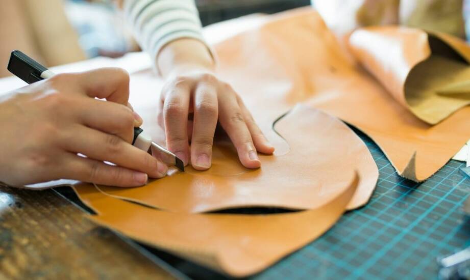 Falcowanie, bigowanie i inne techniki introligatorskie: co warto wiedzieć?