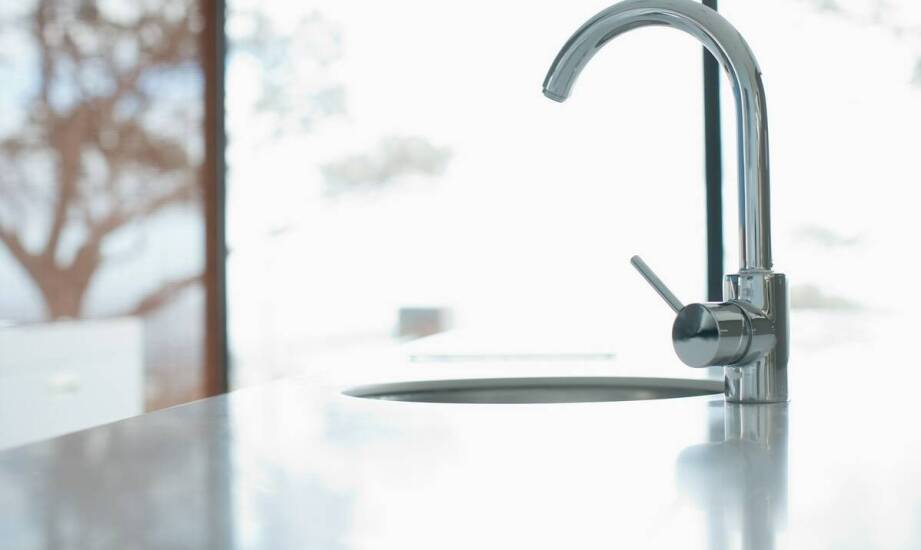 Zastosowanie zestawu do filtowania wody w kuchni – korzyści i zalety
